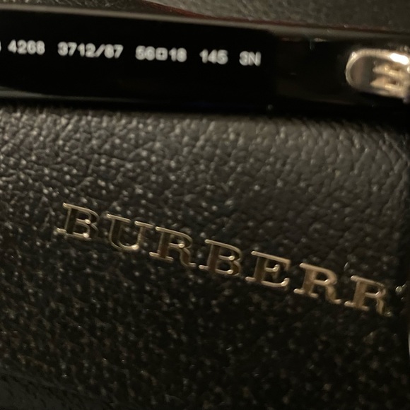 Burberry Sunglasses in White & Black - Picture 4 of 5